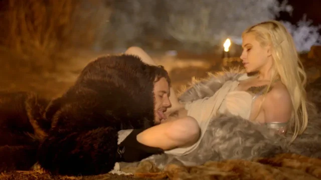 Throne Games Mother Of Dragons – Kiara Cole
